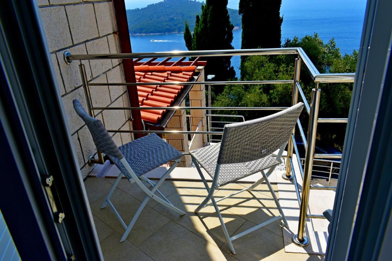 Apartament With View *
